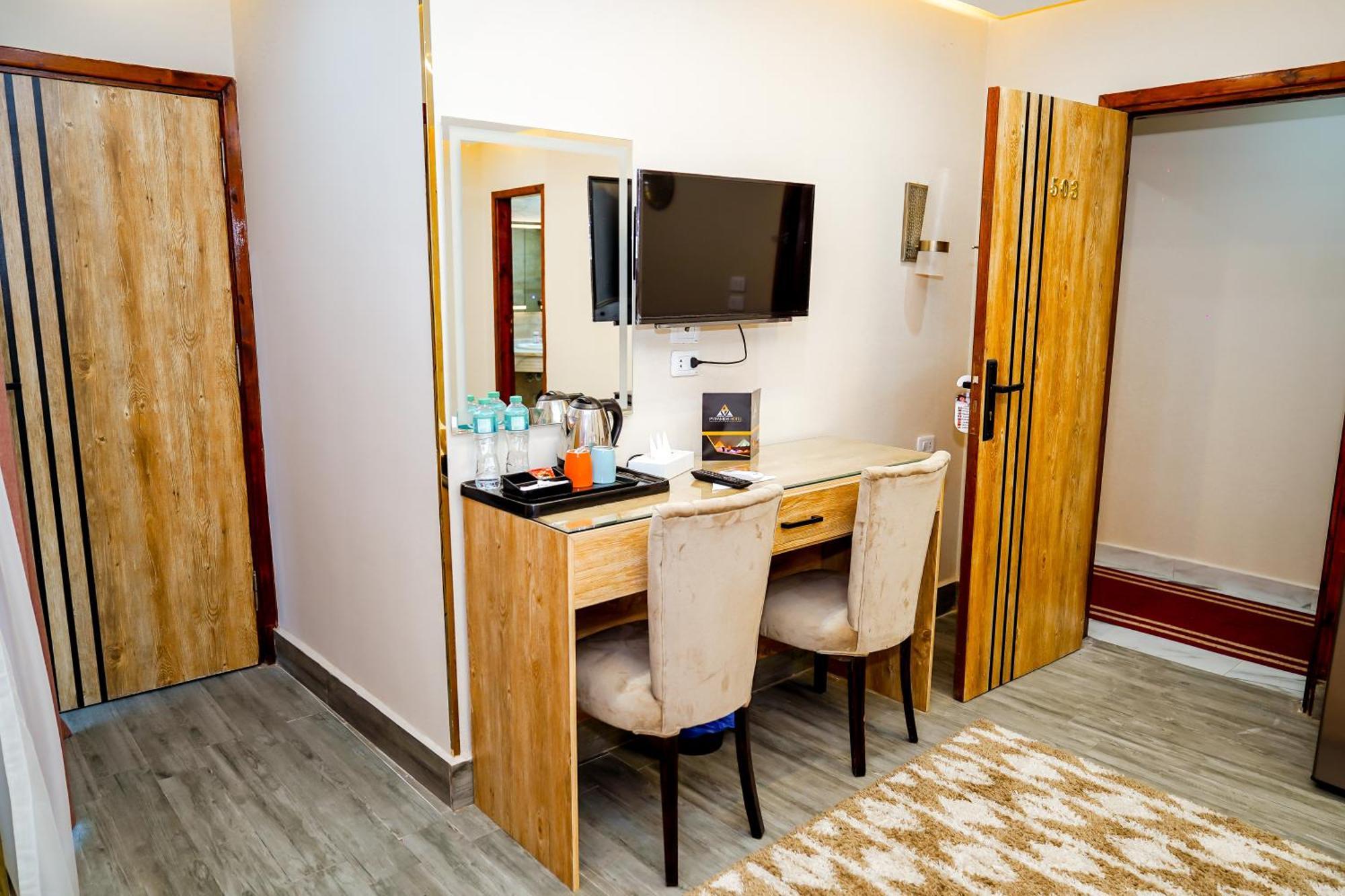 Pyramids Hotel Kafret el-Gabal Екстериор снимка