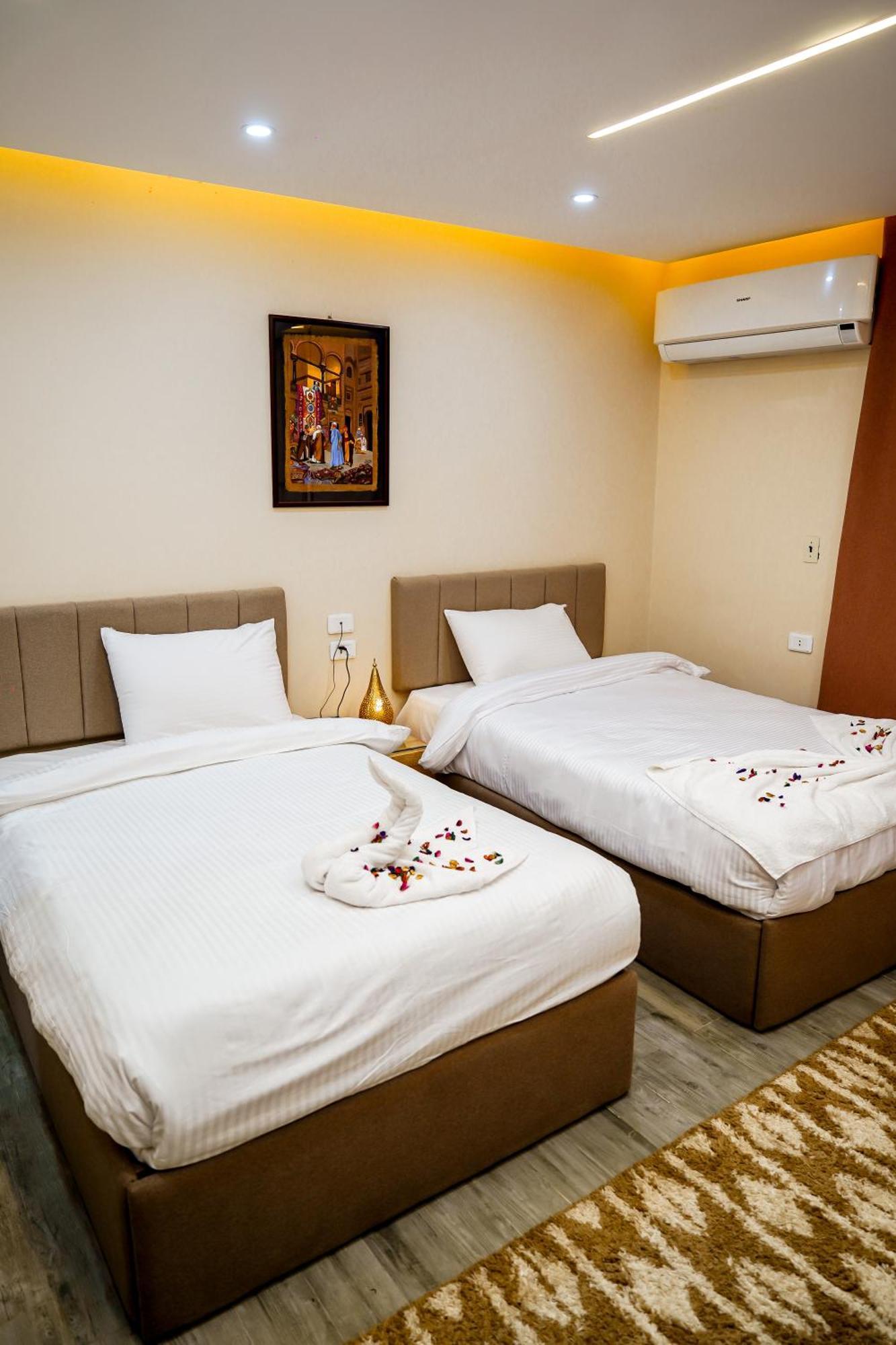 Pyramids Hotel Kafret el-Gabal Екстериор снимка