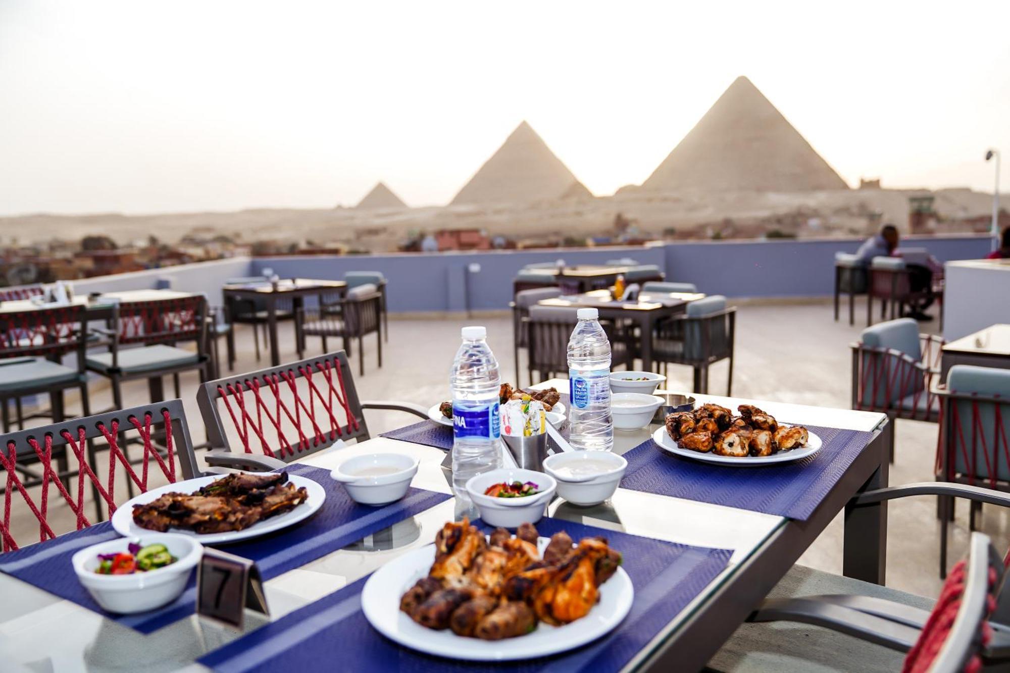 Pyramids Hotel Kafret el-Gabal Екстериор снимка