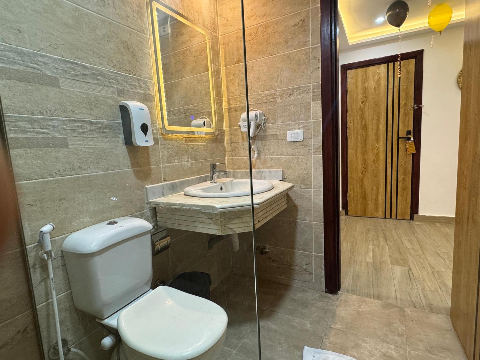 Pyramids Hotel Kafret el-Gabal Екстериор снимка