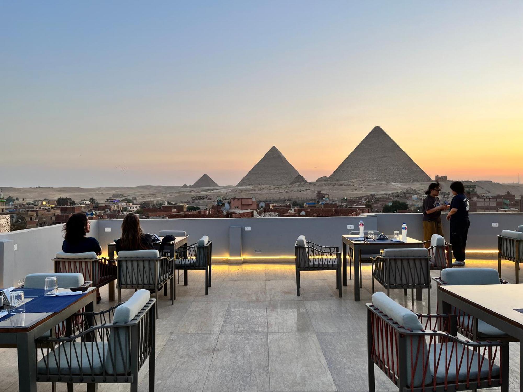 Pyramids Hotel Kafret el-Gabal Екстериор снимка